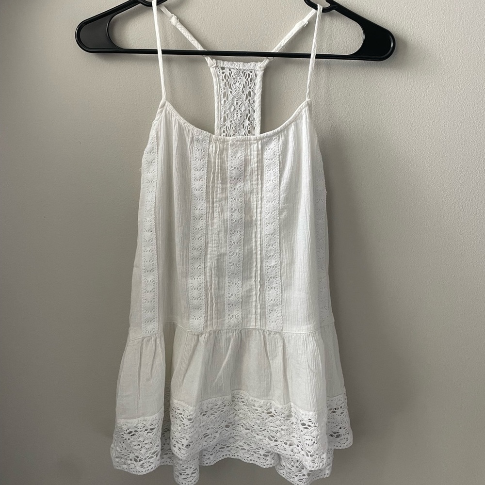 White tank top!